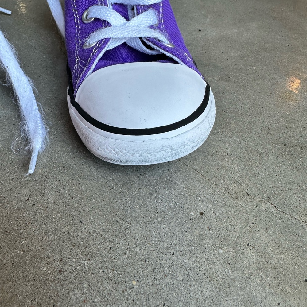 Converse Kids Purple Sneakers size 10 pre owned - Picture 9 of 13